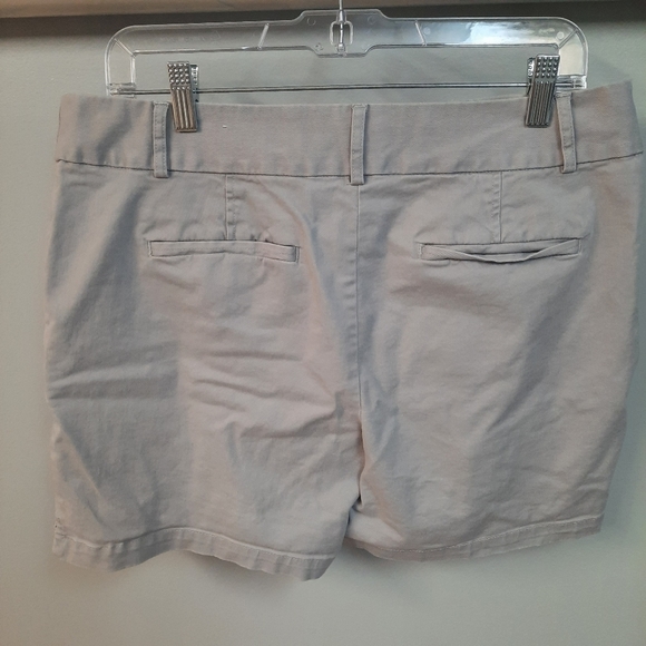 Loft Gray Shorts Size 10 - Picture 2 of 6